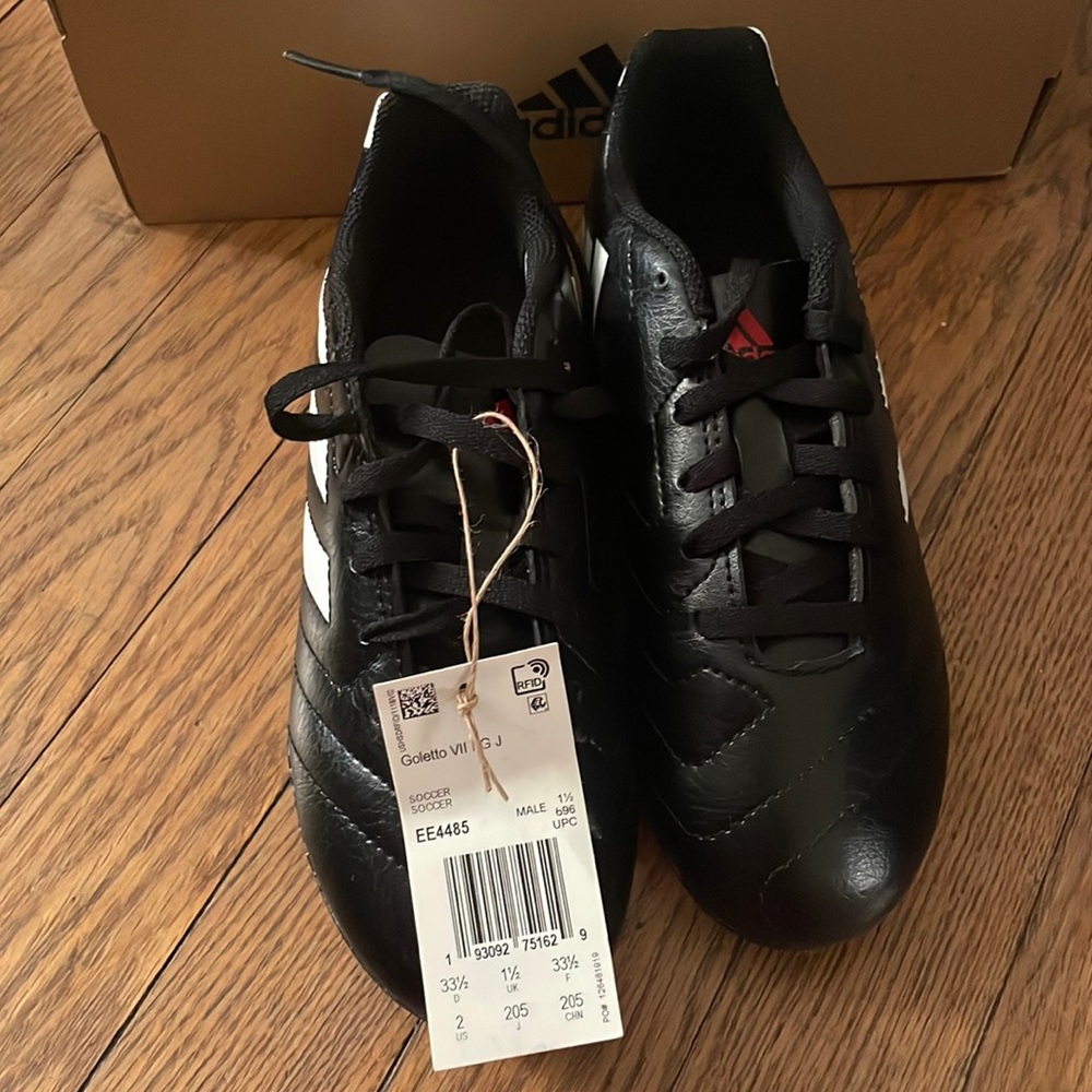 Adidas cliques (Soccer)